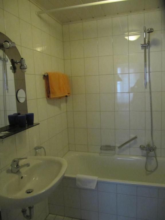 Gasthaus Assenmacher Hotell Altenahr Rum bild